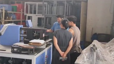 Клиенты из Испании посетили наш завод по производству оборудования для обрабо...